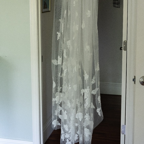 Anthropologie WATTERS CHARLOTTE CATHEDRAL VEIL - Picture 6 of 9